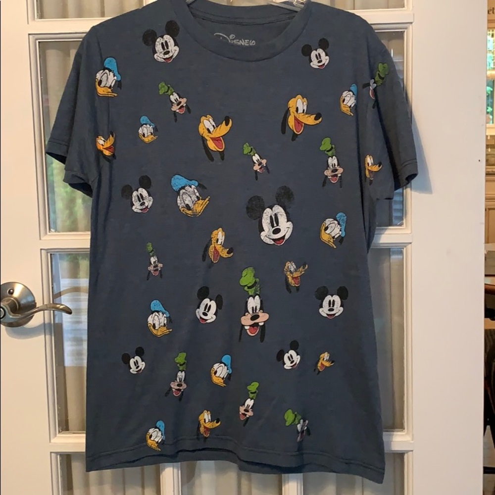 Disney T Shirt w/ Mickey Mouse, Goofy, Pluto Sz S